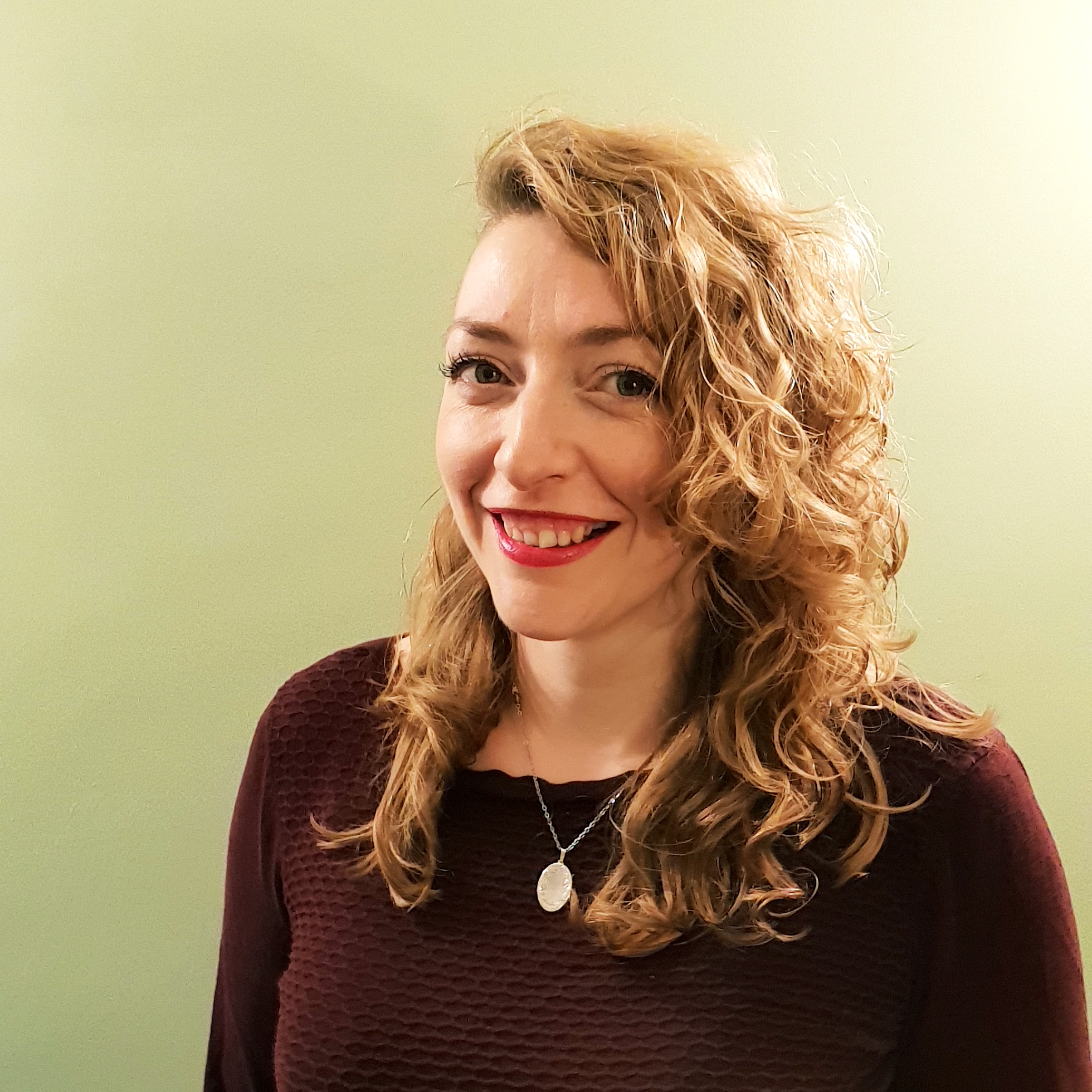 headshot of emma barnes